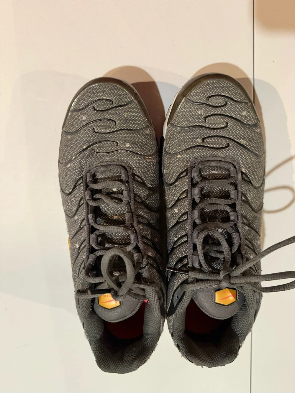 Men’s Nike Air Max size 9.5